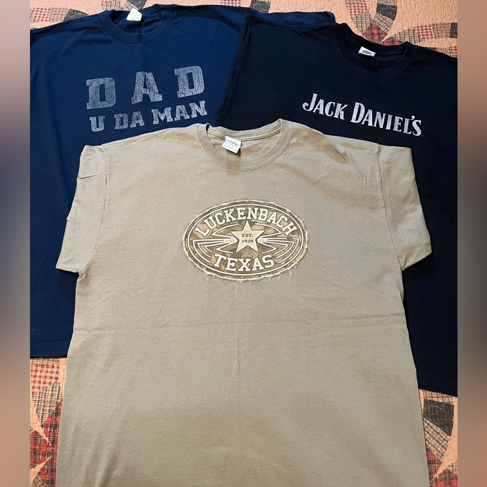 Men’s T-shirt bundle. Size extra large.
